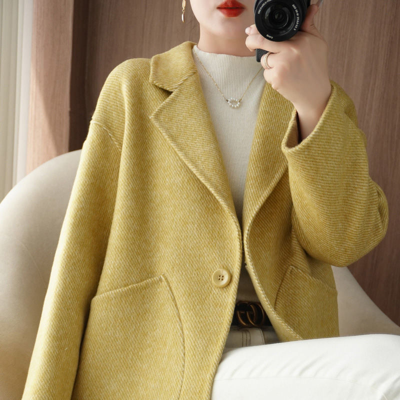 Wool Double-Sided Woolen Outwear for Middle-Aged Mothers, Winter Korean Style Simple Woolen Outwear, Short Style for Small Mothers