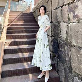 碎花连衣裙2025新款女夏季气质显小众设计高级感茶歇法式长裙子