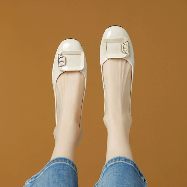 Beige medium heel