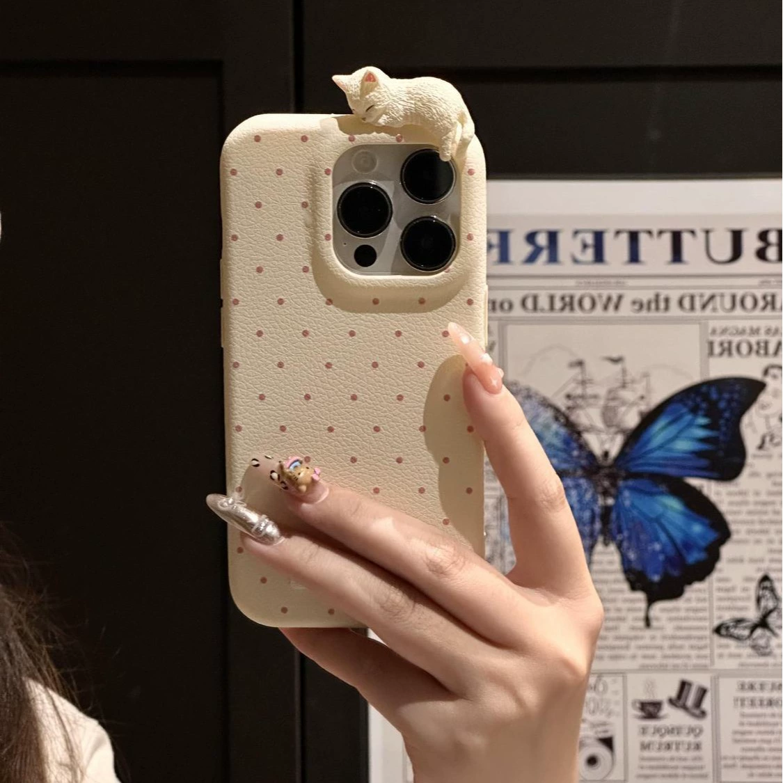 Чехол для телефона (Apple iPhone 13/14/15/16 совместим), искусственная кожа, 3D котёнок