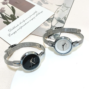 ���ךW�ֱ�һ�����l�ֱ�ŮʿС��ʯӢ��r�оW�����s���KW6115S