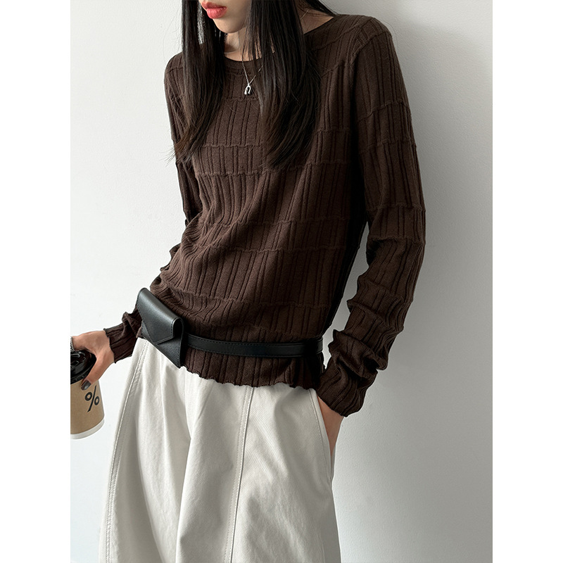 Juzhi's new autumn product is a Korean-style retro slim-fit round-neck versatile top 6710