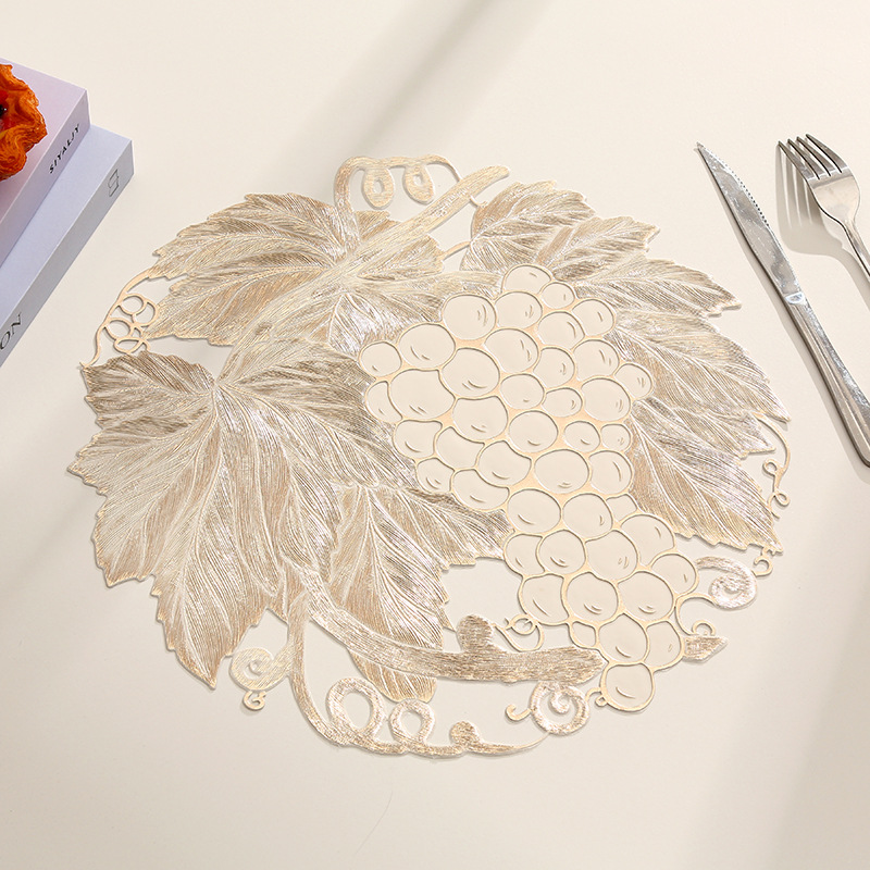 Nuevo tapete de mesa de uva creativo, mantel de PVC hueco de uva personalizado de Amazon, mantel de aislamiento térmico de comida occidental de alta calidad