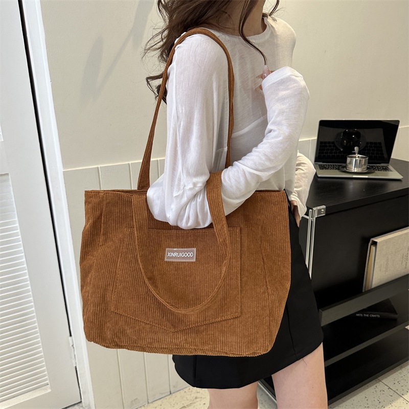 Bolso de mujer de velcro 2023 nuevo tipo de bolso de hombro estilo coreano de moda de la serie de bolsas de gran capacidad personalidad de una pieza