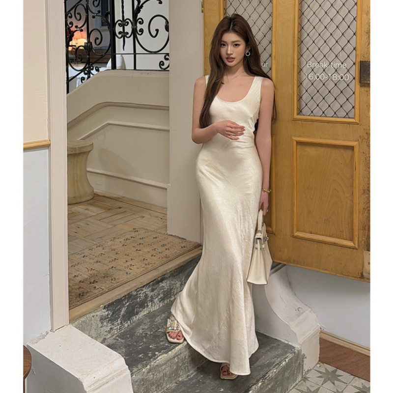 2026 Spring/Summer Satin Draped Ribbon Strap Dress Slimming Bodycon Long Mermaid Dress Women's Satin Dress