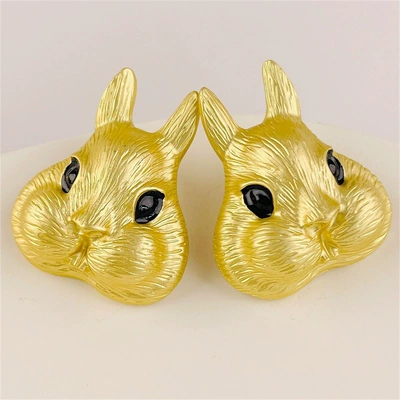 Daji Marking Pin Earrings, Yaxa sancaqları
