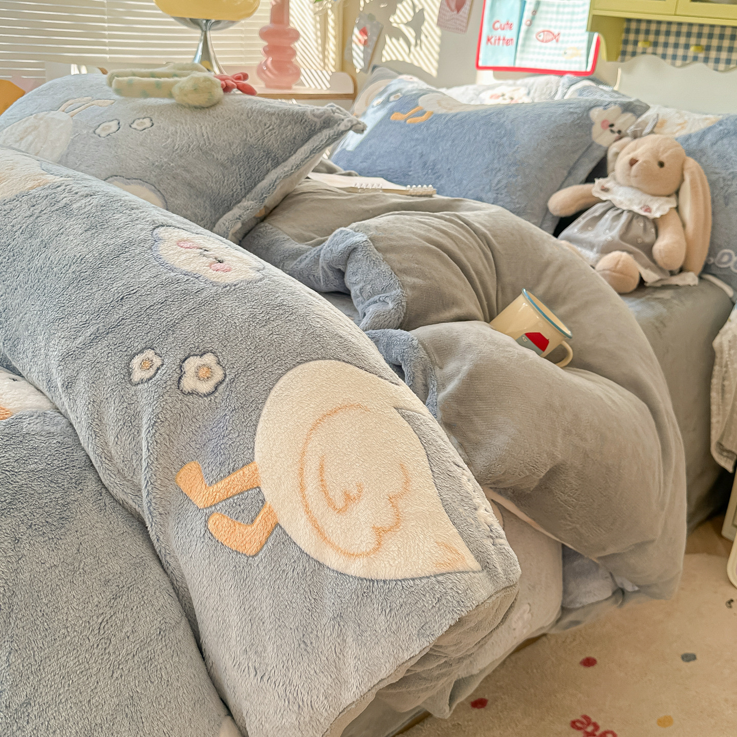 Nuevo invierno para madres y bebés con cuatro piezas de seda de seda de seda de leche cálida con ropa de cama de copo de nieve