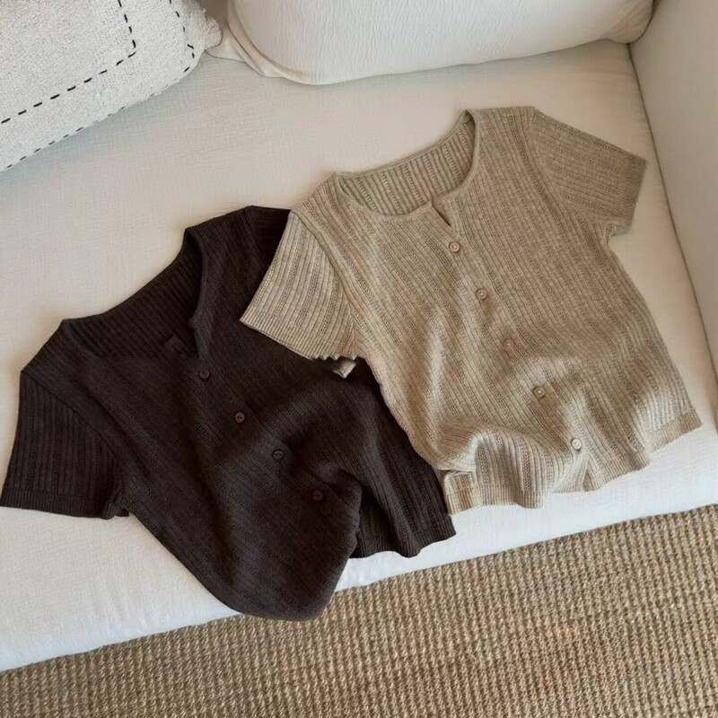 French-Style White-Collar Old Money Style V-Neck Knitted Short-Sleeve T-Shirt for Women, Summer Chic and Intellectual Outfit, Very Stylish Right-Shoulder Top