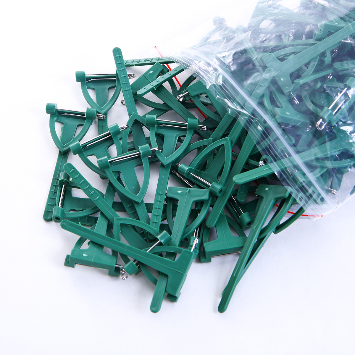 Broche de plástico triangular ramo de flores broche