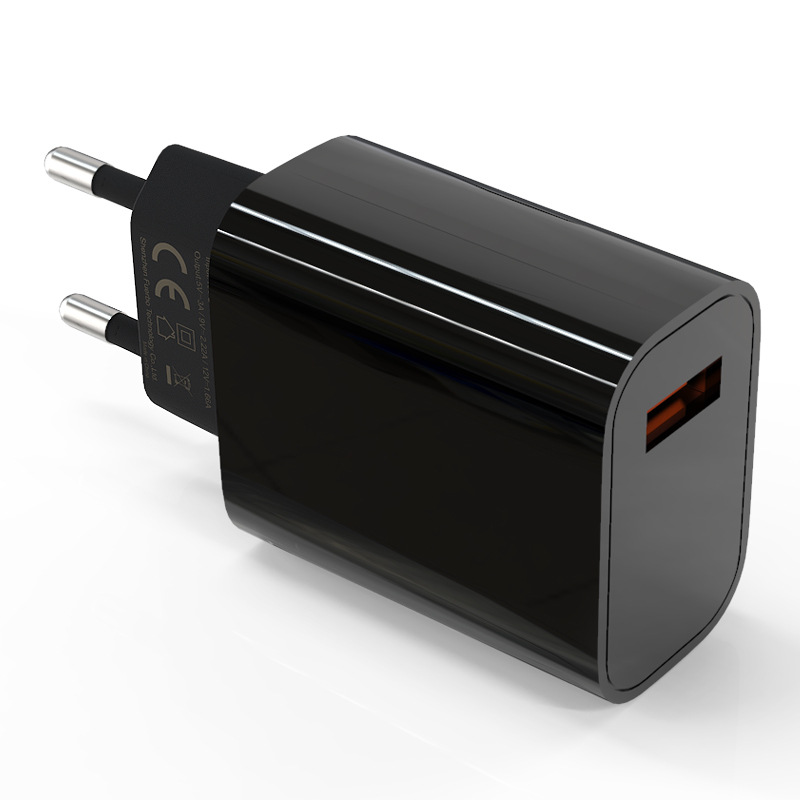 QC3.0 cabeza de carga de nitruro de galio certificación CE estándar europeo 18W cargador rápido cabeza multi-Puerto 5V3A enchufe personalización