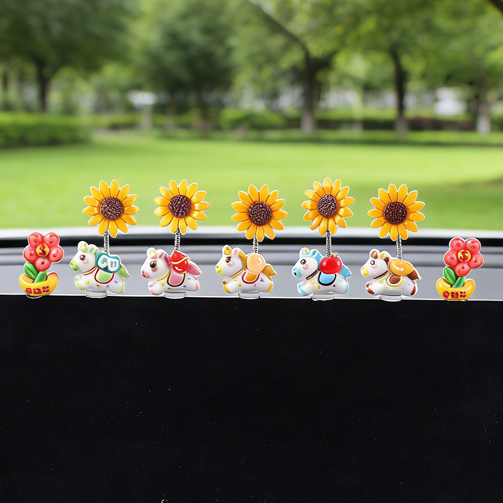2026 nuevo año del caballo pequeños adornos de automóvil para hacerse rico ponies girasol oscilante decoración de consola central del automóvil