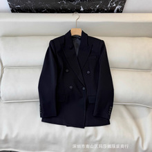 ��óŷ���羳25�ﶬʱ��˫�ſۺ�ɫ��װ�����������ʼ�Լ�ٴ�Ů