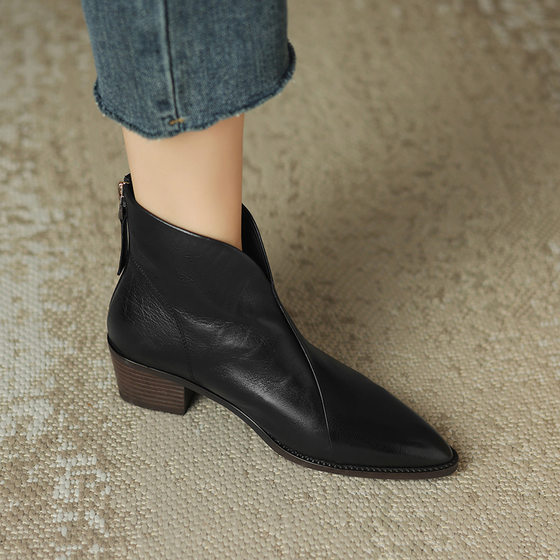 Pointed brown vintage Martin boots Women's British Style V-mouth short boots Women's Mid Heel chunky heel short boots