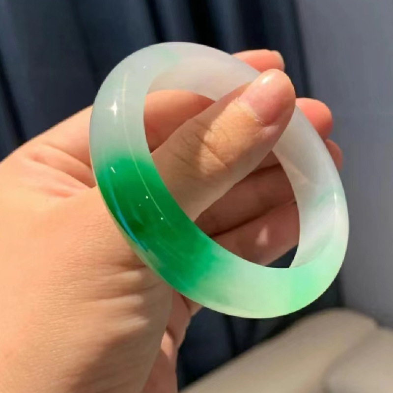 Naturalna birmańska bransoletka z jadeitu typu A Jadeitowa bransoletka_voghion.com