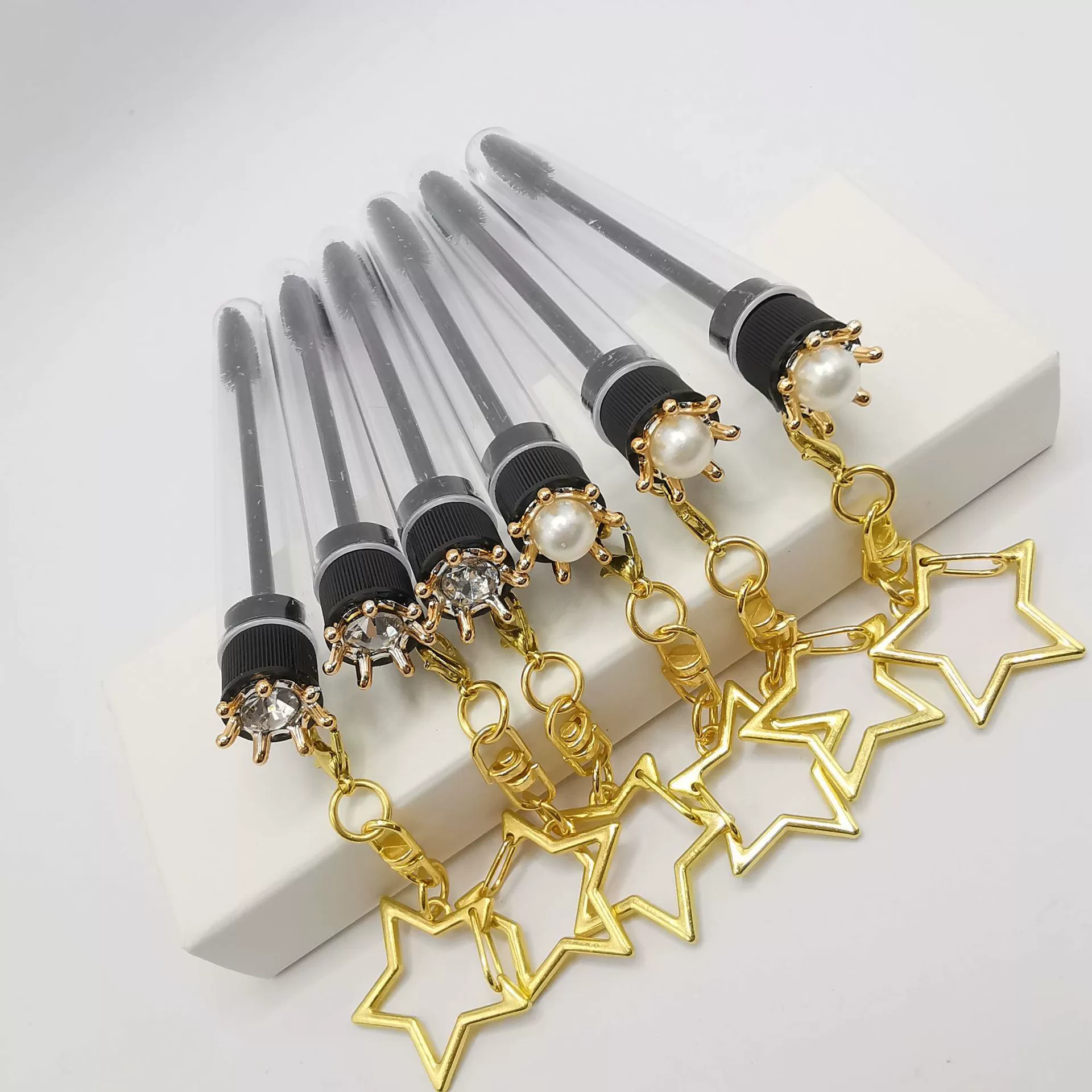 Diamond brush from pearl for eyelashes, eyelash extension, keychain