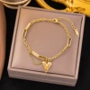 【E69】 Heart -shaped bracelet golden color