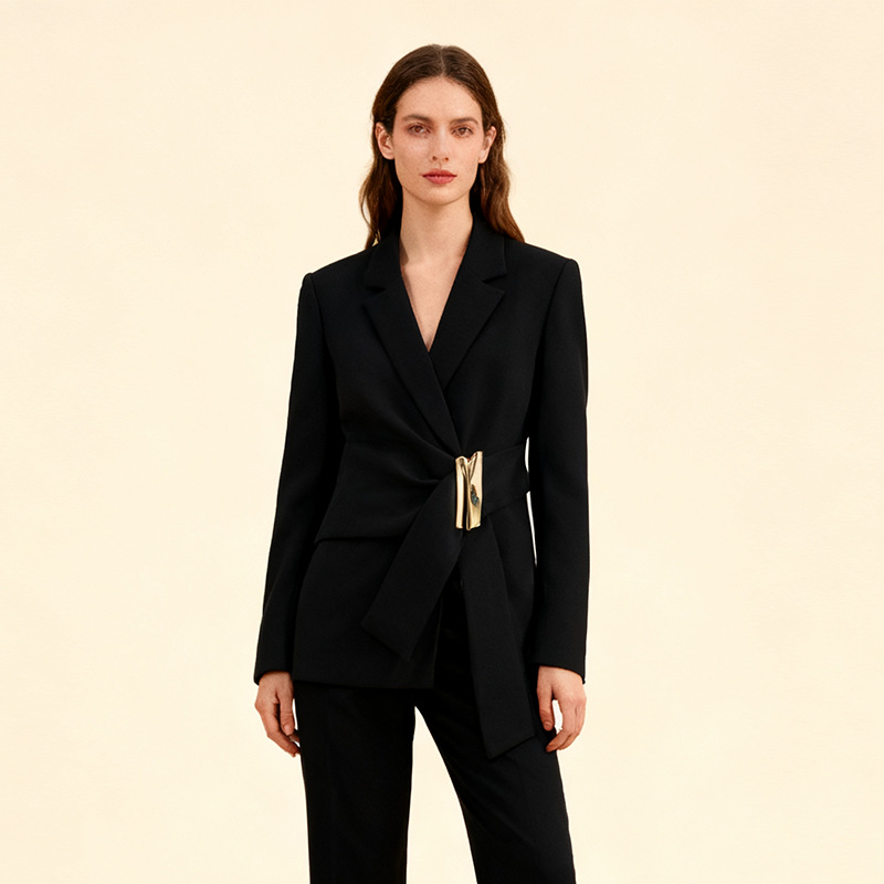 Giacca blazer elegante donna con dettagli incrociati_voghion.com