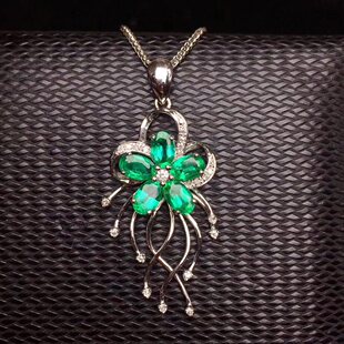 New natural emerald pendant S925 silver inlaid main stone 3*5mm Joker net red explosions women's jewelry wholesale