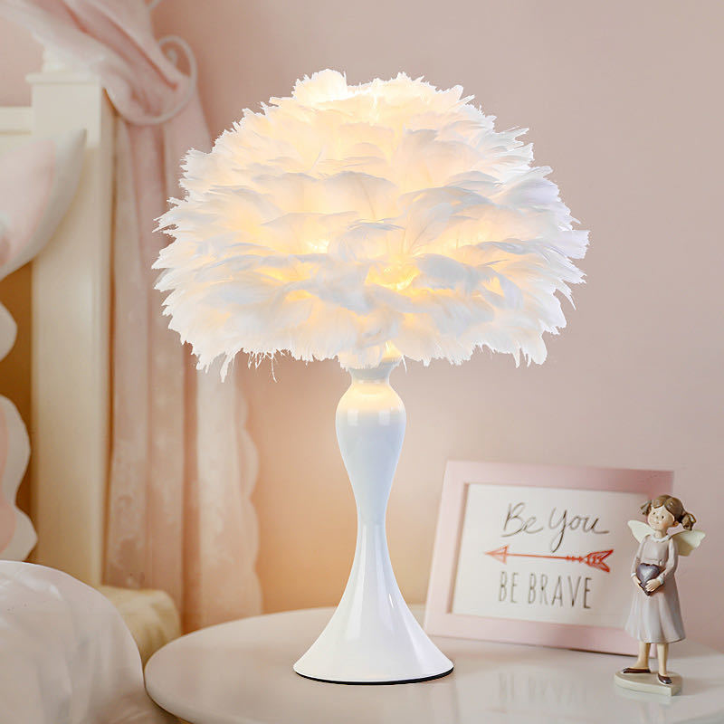 Feather Table Lamp Bedroom Bedside Lamp ins Girl Creative Simple Modern Nightlight Wedding Room Warm Decorative Lamp