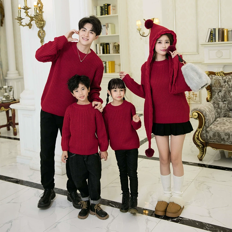 Семейные комплекты одежды для трех или четырех членов семьи, семейные наряды на весну и осень 2025 года, красные вязаные свитера, одежда для мамы и сына, для мамы и дочки, детская одежда.