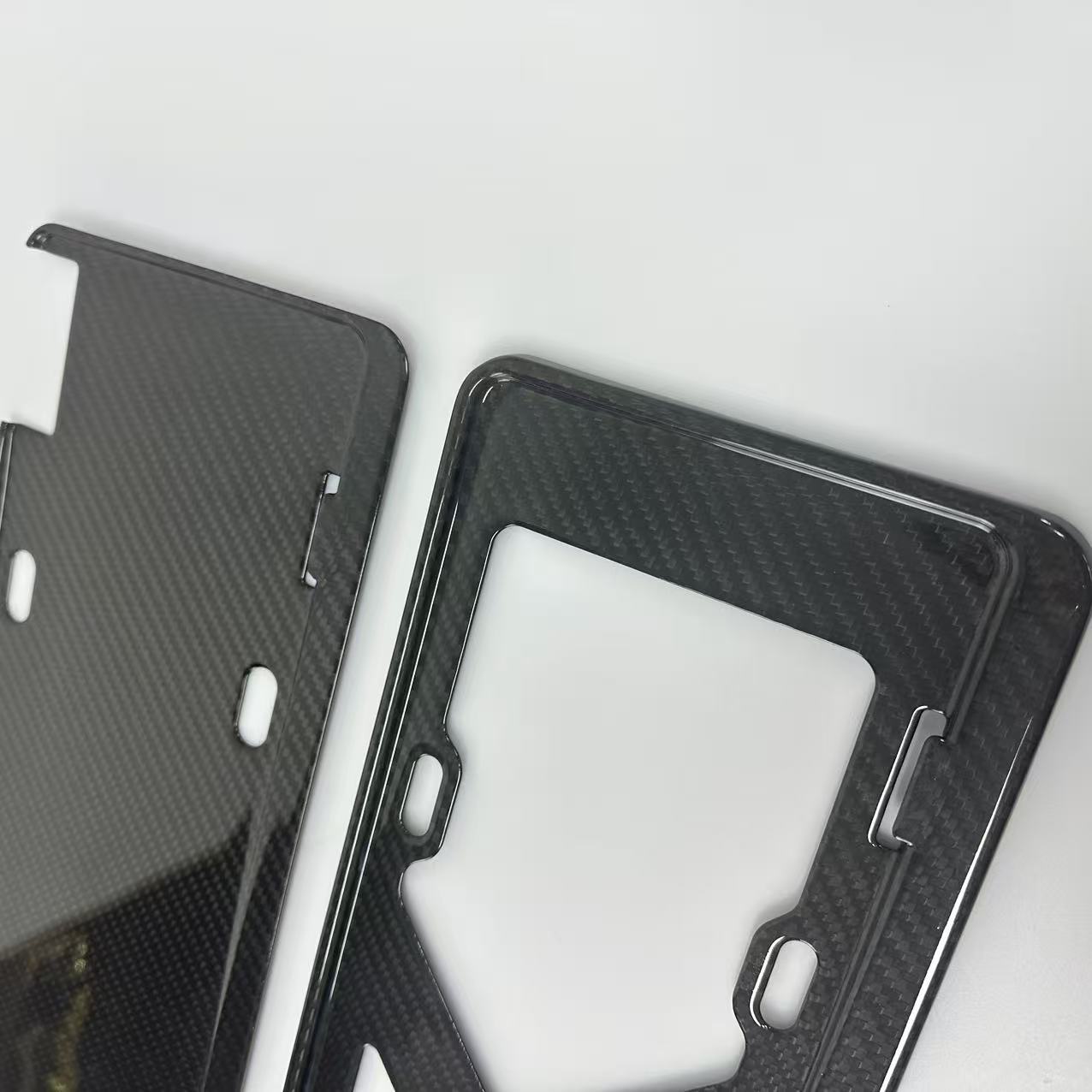Xiaomi Yu7 Special Carbon Fiber License Plate Frame, Car Exterior Modification Accessories, Anti-Scratch Protective Frame, No Drilling Required