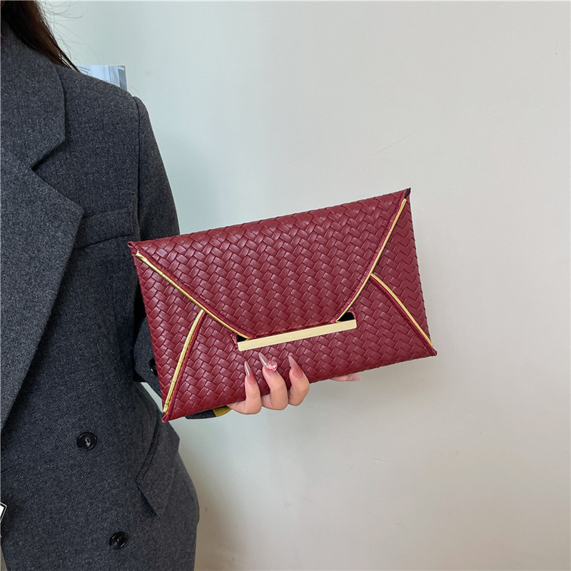 Simple color sólido popular de alto rendimiento sobre de sensación de mujer cena temperamento ligero lujoso moda bolsa de mano casual