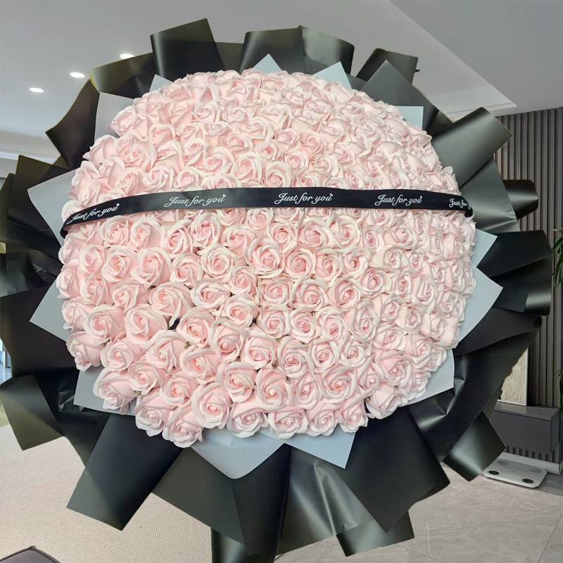 [메인 사진 핫 세일] 핑크 스노우 마운틴 장미 꽃다발 199개