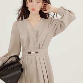 法式复古气质马衔扣重工显瘦连衣裙女春季清冷感过膝长裙