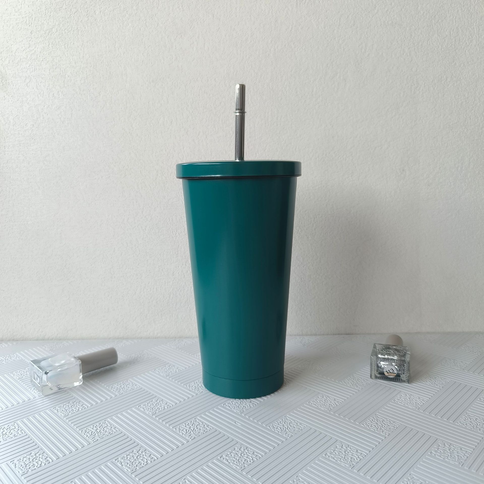 Transfronterizo 304 taza de café de paja de acero inoxidable simple taza de vacío al aire libre taza de aislamiento de hielo al por mayor puede fijar