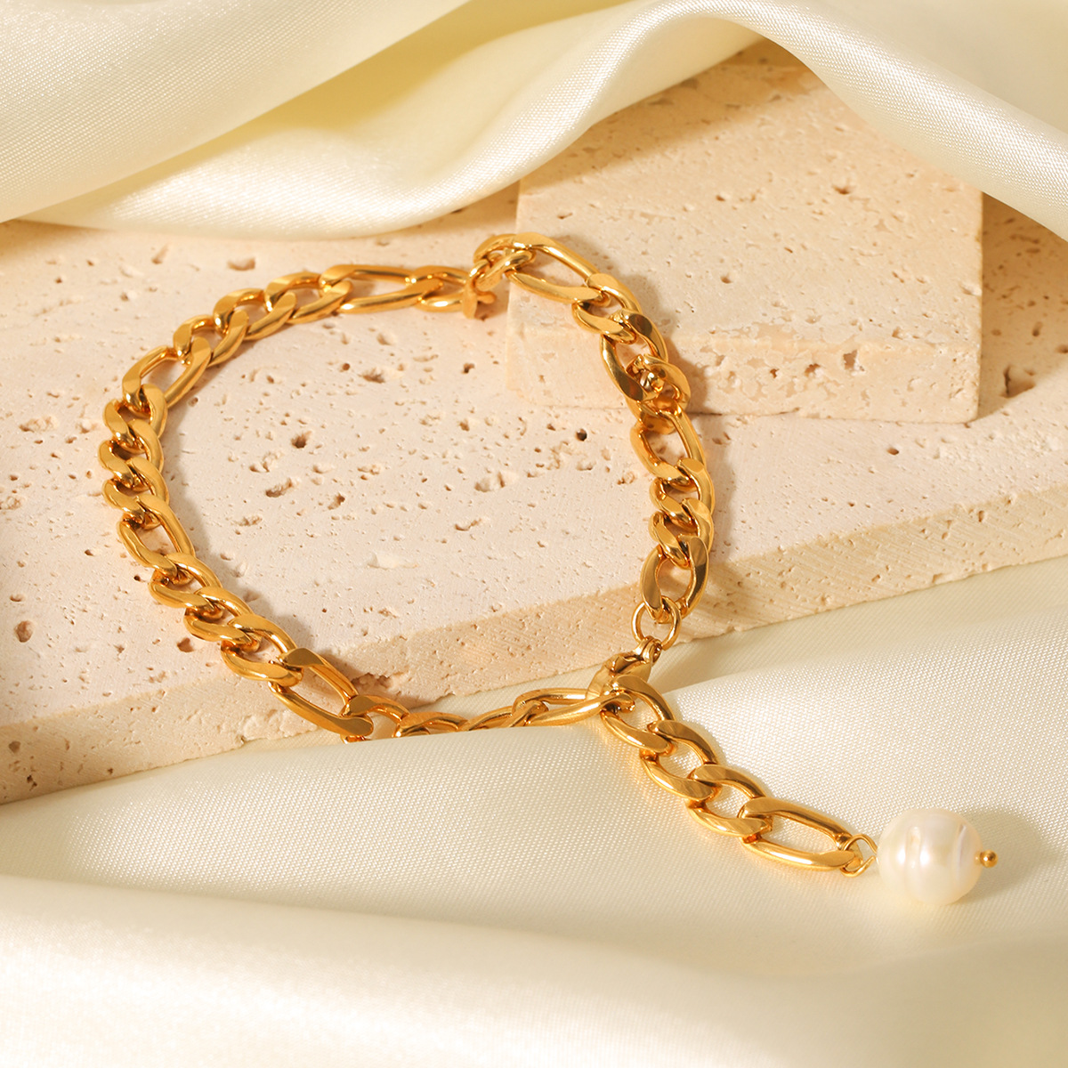 Estilo ins transfronterizo Europa y América Oro de 18 quilates Figaro de acero inoxidable tobillera Perla de agua dulce colgante adorno de pie joyería de acero de titanio