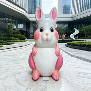玻璃钢卡通兔子雕塑户外大型网红美陈摆件商场公园广场IP形象定制