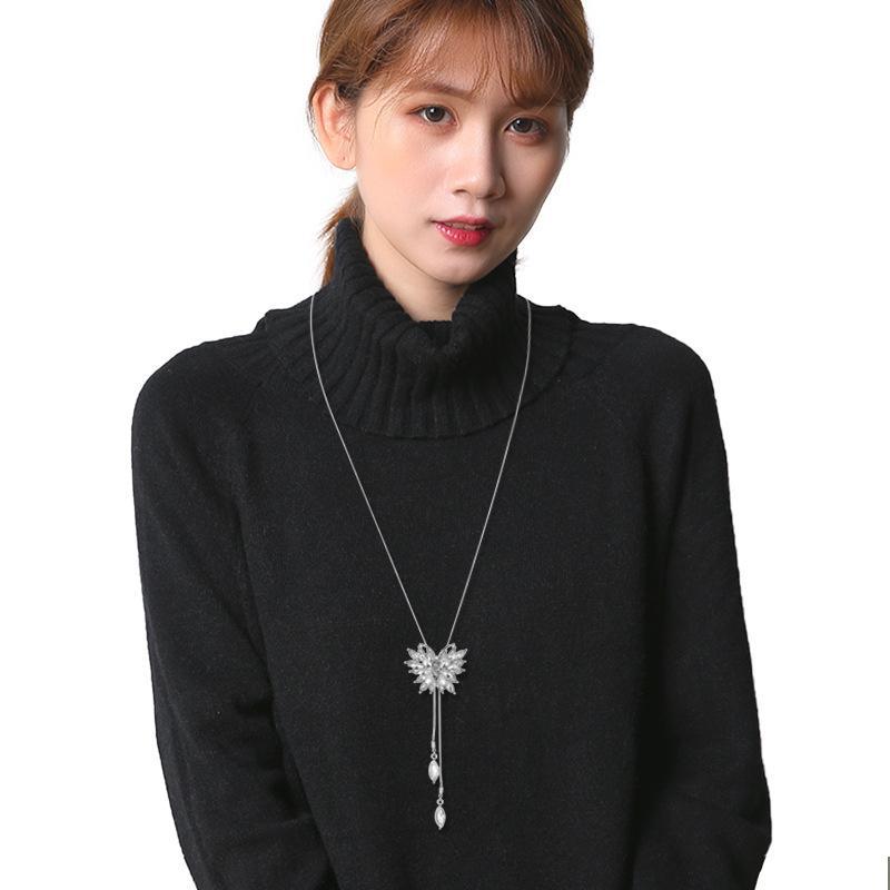 Cadena de suéter con diseño de mariposa de cristal y diamantes, larga y versátil, para otoño e invierno, collar de moda de lujo ligero para mujer, accesorios con diseño de diamantes, venta al por mayor. image 5