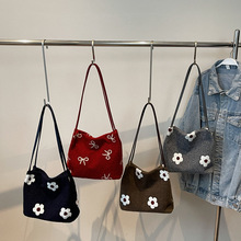 ���|�л���miu����Ů2025�¿����ë�μ�б���������ͨ�����ذ�