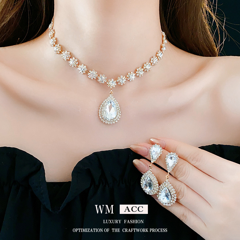 Collar de pendientes de diamante de estilo francés temperamento de moda moda cadena clavícula ligera lujo conjunto de joyas de alta calidad