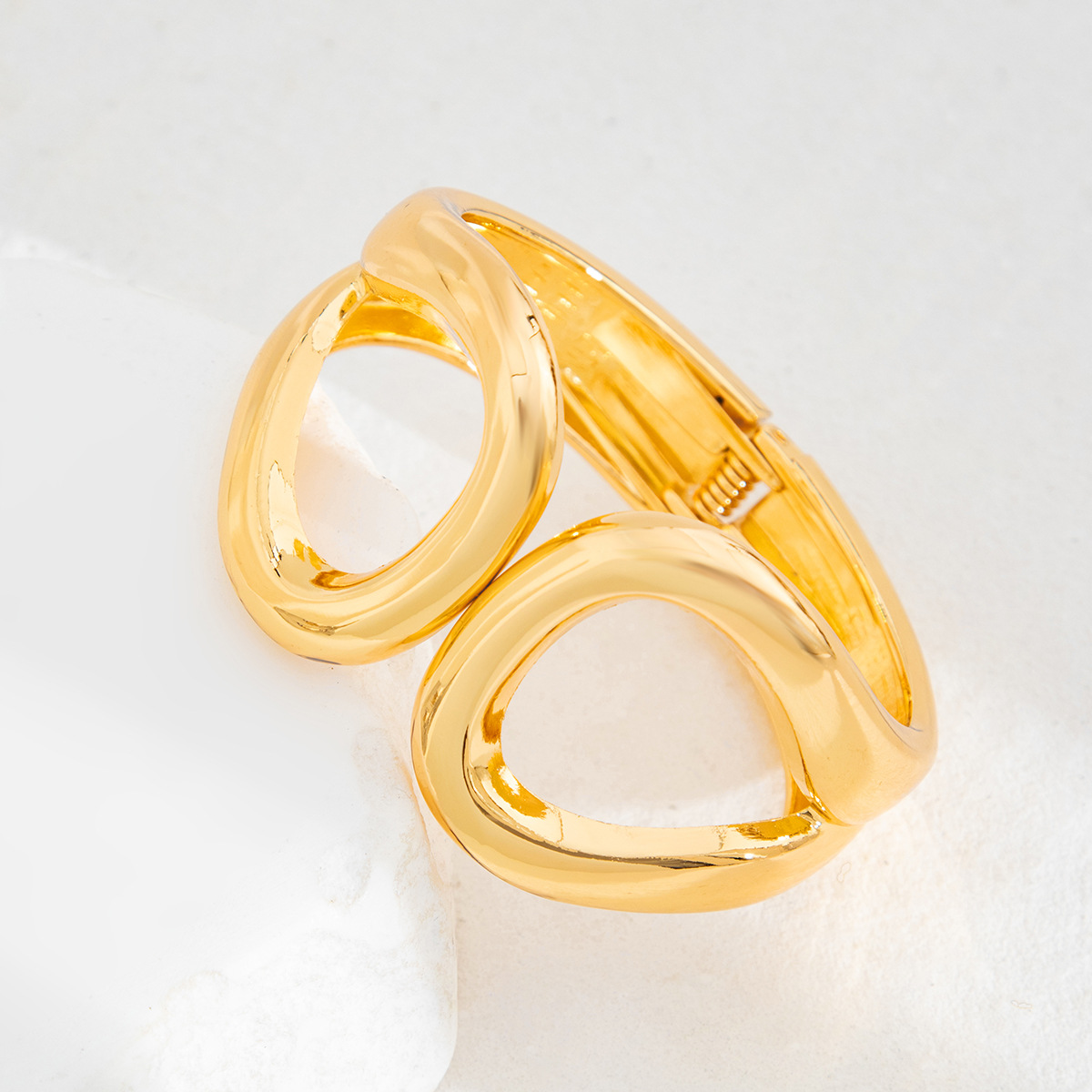 12g Weight Imitation Pearl Inlay Material Rings, Bracelets Classification 1 Piece Quantity Casual, Party, Street Occasion Alloy Material Solid Color Pattern All Seasons Season Women's Gender Inlay Design Cool Style, IG Style Style Gold, Silver Color Cool Style IG Style Solid Color Alloy Inlay Imitation Pearl Women's Rings Bracelets 16