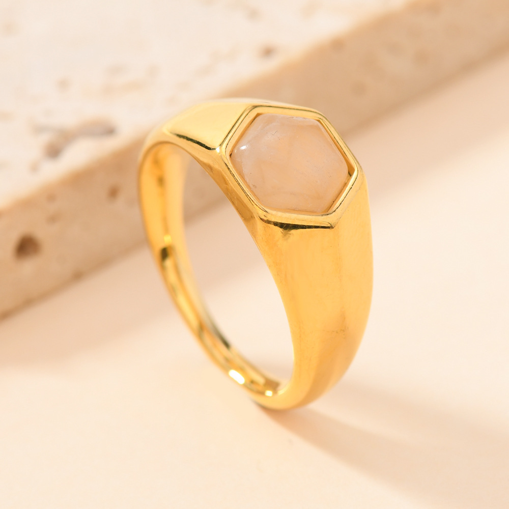 Joyas de acero inoxidable de estilo europeo y americano transfronterizo lujo ligero viento fundido hexágono piedra natural gemas anillo de titanio al por mayor