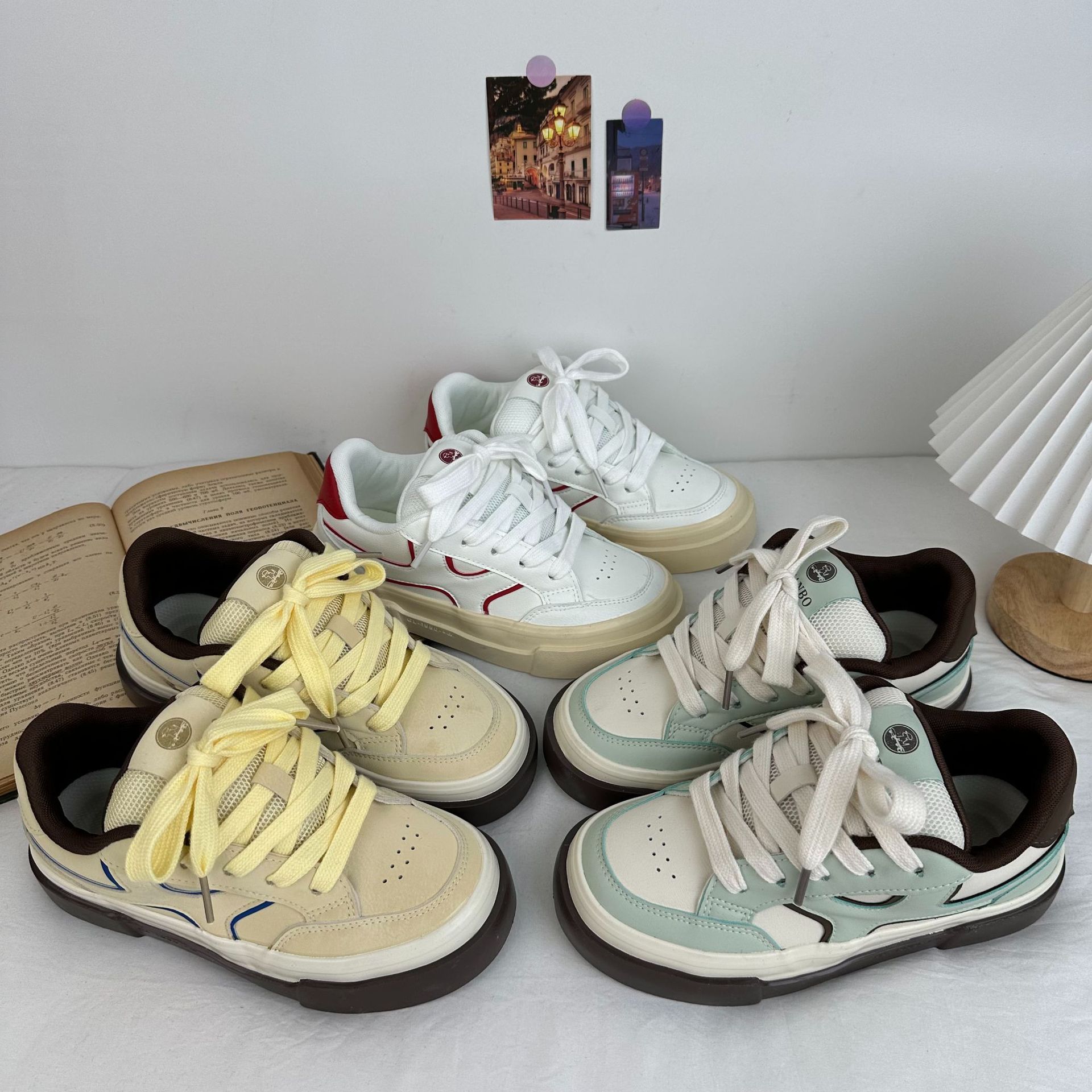 Yuanbo puerto frente a lazos zapatos de skate zapatos deportivos casuales coreanos versátiles zapatos de mujer 2025 nuevos zapatos blancos para mujeres