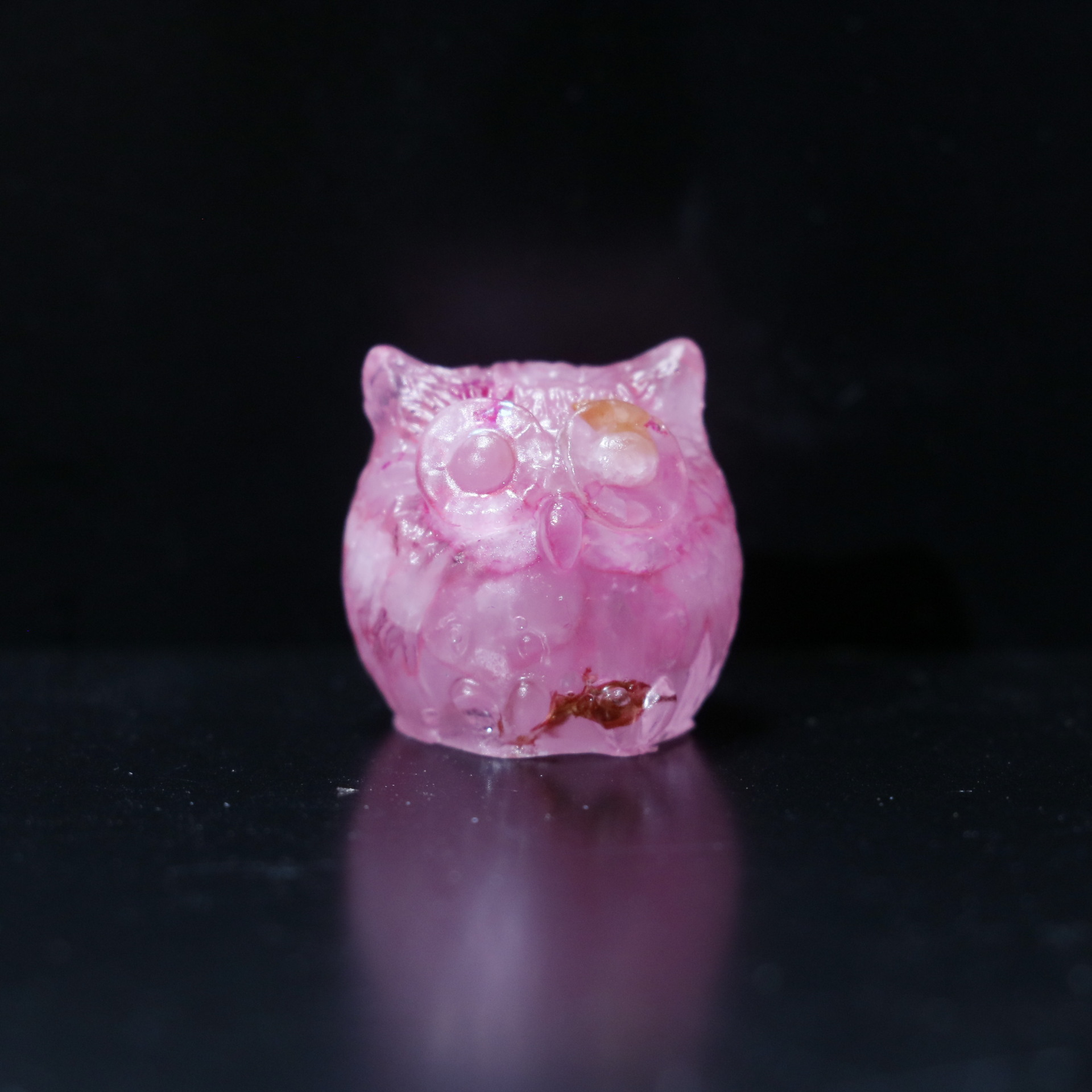 クロスボーダーの新しい水晶の砂利の小さいフクロウの滴のゴムの置物の小さい景観の装飾の手工芸品