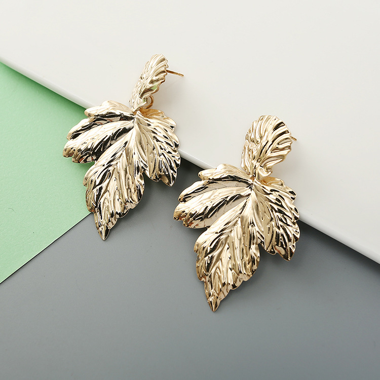 Simple Fashion Exaggerated Metal Leaf Alloy Earrings display picture 3