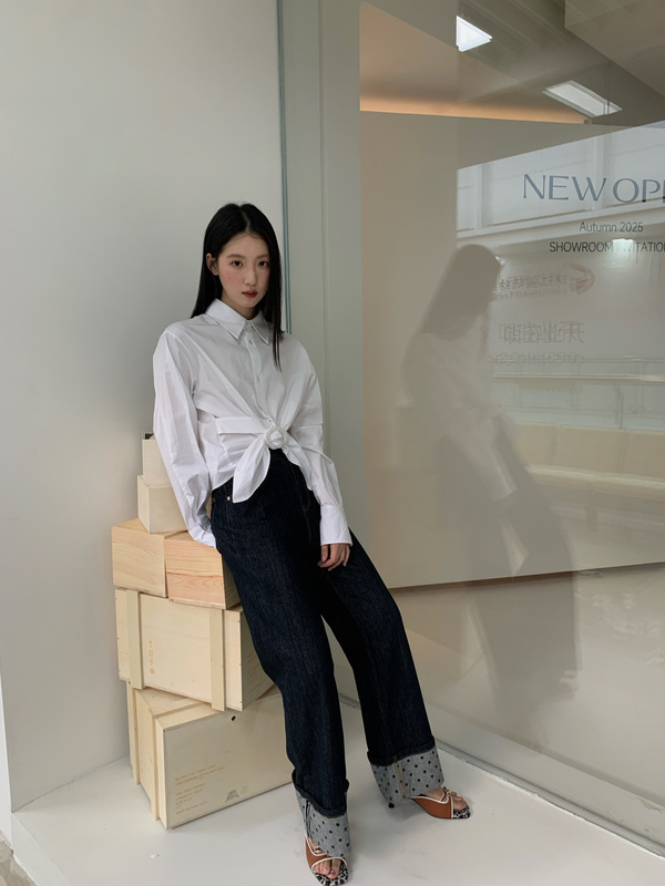 诠释美 NEWOPEN 25秋复古百搭涤棉直筒牛仔裤女卷边设计长裤F6298|undefined