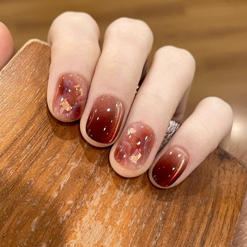 New Year Style Gradient Cat-Eye Handmade Short Nail Tips, Premium Quality, Brightening Effect, Elegant Nail Art, False Nail Stickers Wholesale