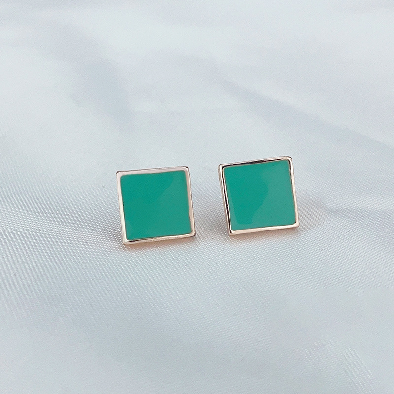 Korean Style Color Square Stud Earrings Wholesale Nihaojewelry display picture 3