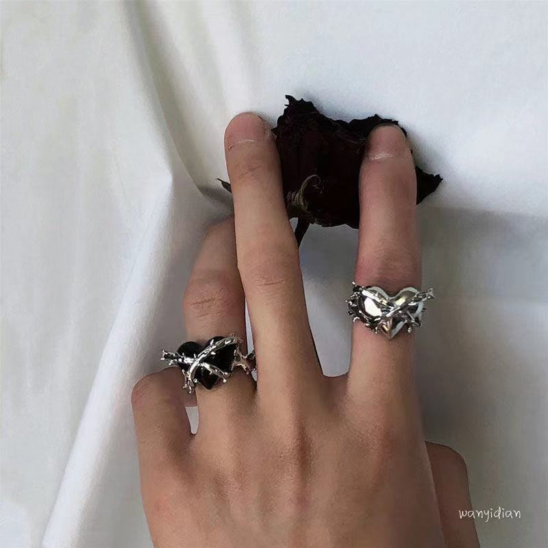 Anillo abierto de corazón para mujer, sortija de espinas_voghion.com
