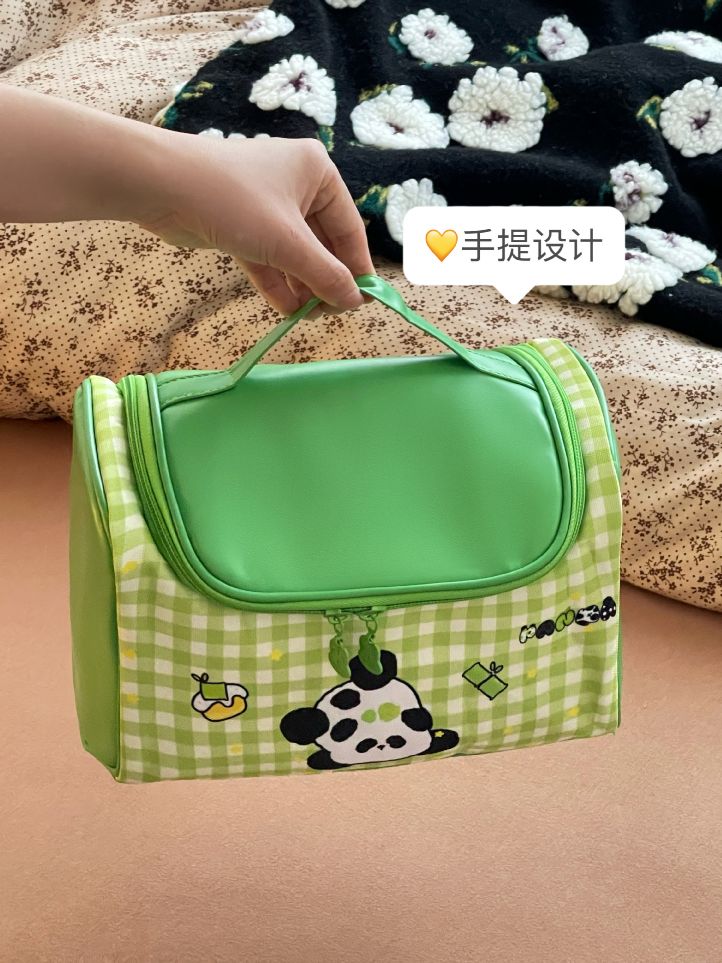 Bagos de maquillaje de gato portátiles de gran capacidad 2025 nuevos viajes lindos bolsa de almacenamiento de productos de lavado y cuidado de la piel