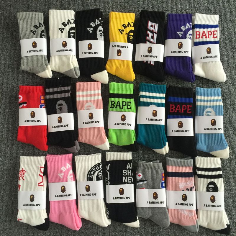 Bape ape head towel bottom socks street dead fly high skate socks men's and women's sports basketball socks a generation of hair Bape ape head towel bottom socks street dead fly high skate socks men's and women's sports basketball socks a generation of hair