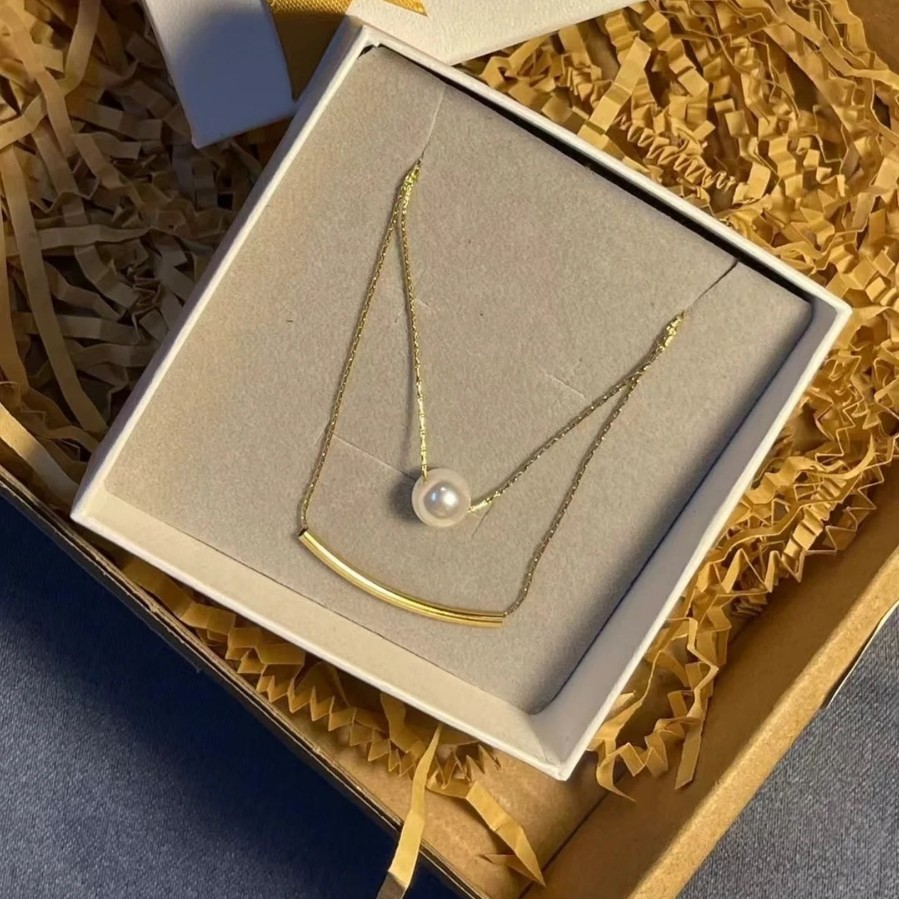 Colar em camadas minimalista com correntes delicadas_voghion.com
