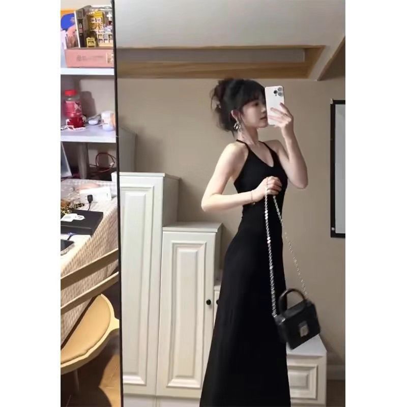 純欲風掛け首ワンピース女性夏の新型黒胸パッド付きウエストロングスカート気質超火ストラップスカート|undefined
