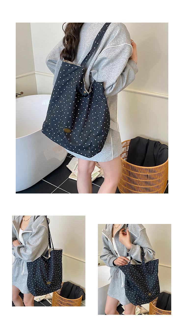ins Korean-style laid-back single-shoulder bag, casual large-capacity black and white checkered tote bag, student commuting backpack for classes Specification drawing