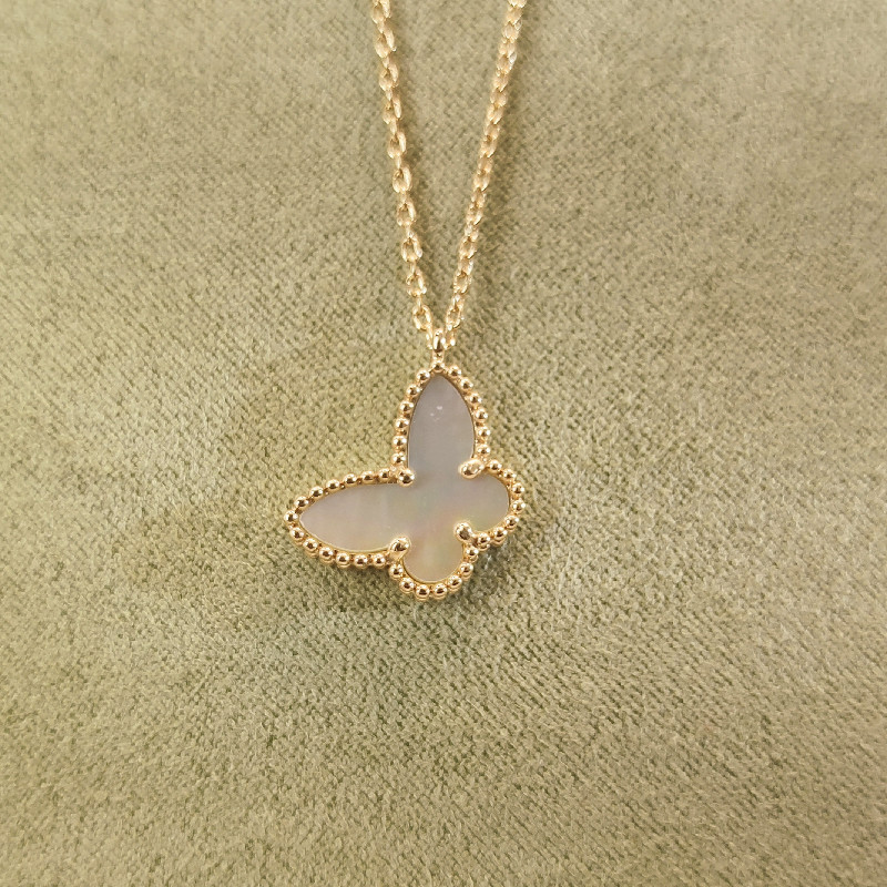 Collana da donna in madreperla bianca con piccola farfalla della serie Quadrifoglio Fanjia, leggera e di lusso, con clavicola di nicchia_voghion.com