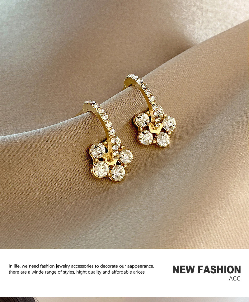 Simple Temperament Flower Personality Diamond Niche Temperament Earring display picture 3